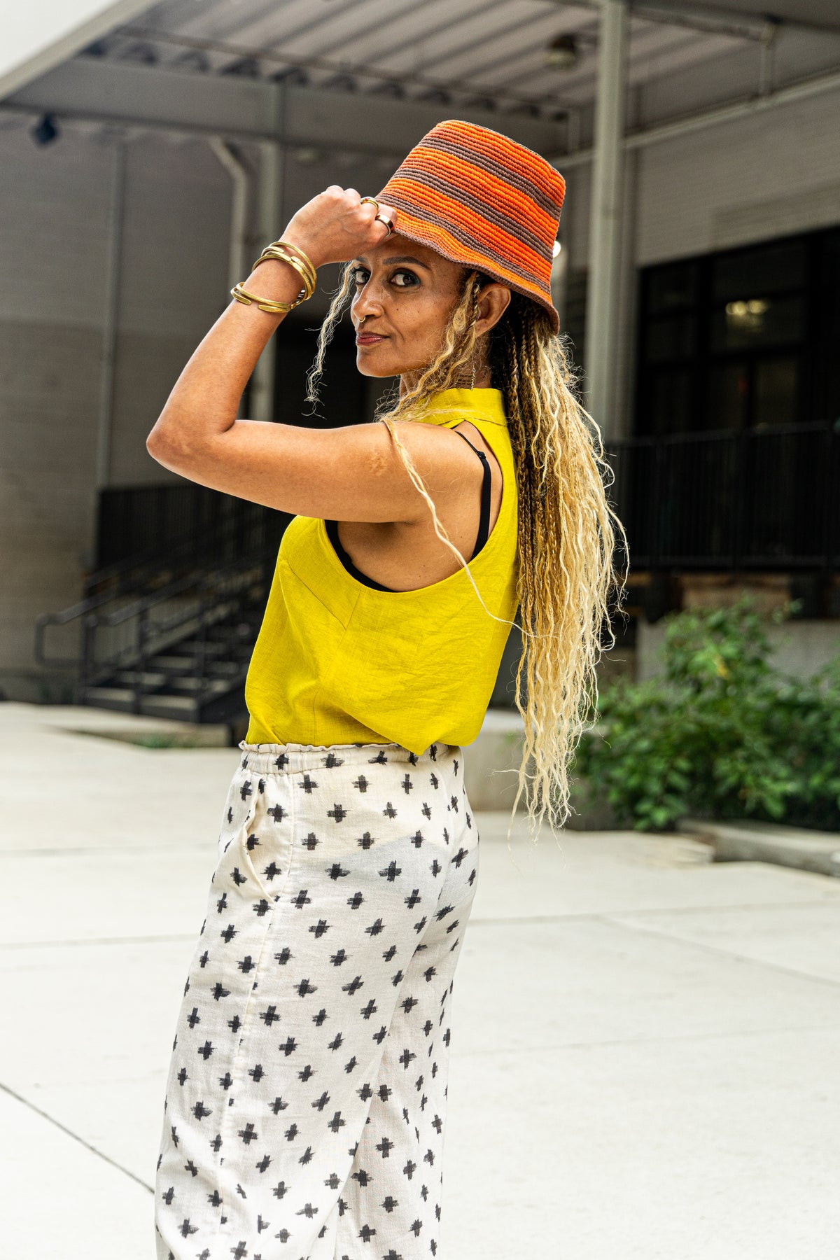 Konso Crochet Bucket Hat – Sunset Orange & Deep Brown Cotton