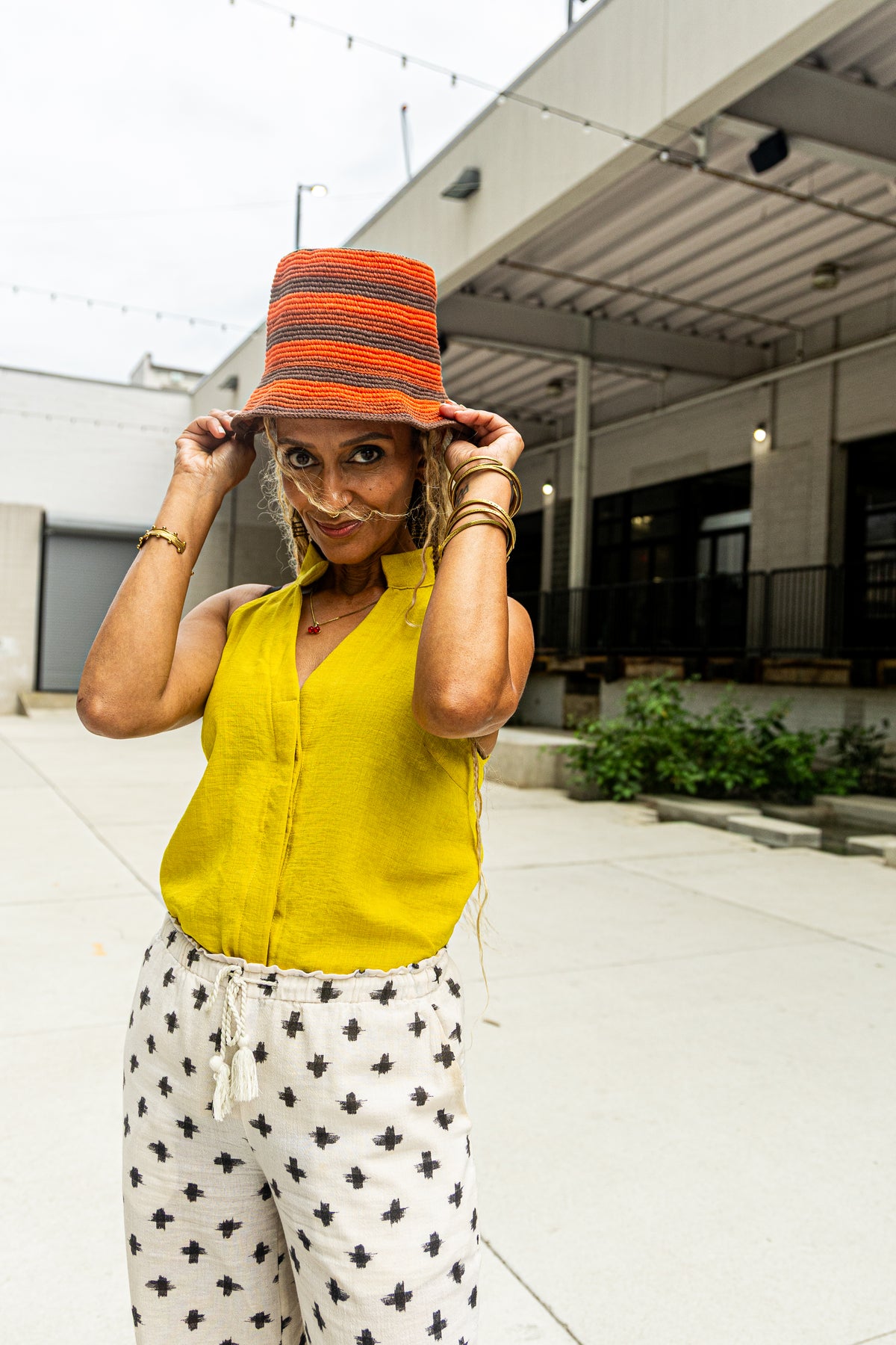 Konso Crochet Bucket Hat – Sunset Orange & Deep Brown Cotton