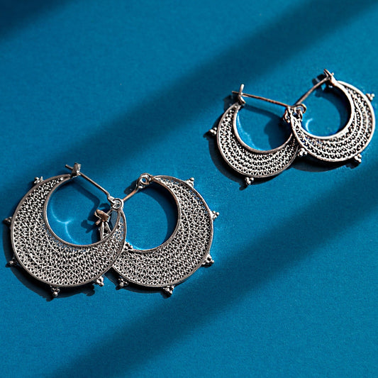 እርባን - Silver Filigree Crescent Moon Hoop Earrings - Kelem Shop