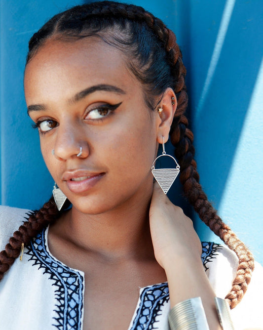 እርባን - Silver Filigree Triangle Drop Earrings - Kelem Shop