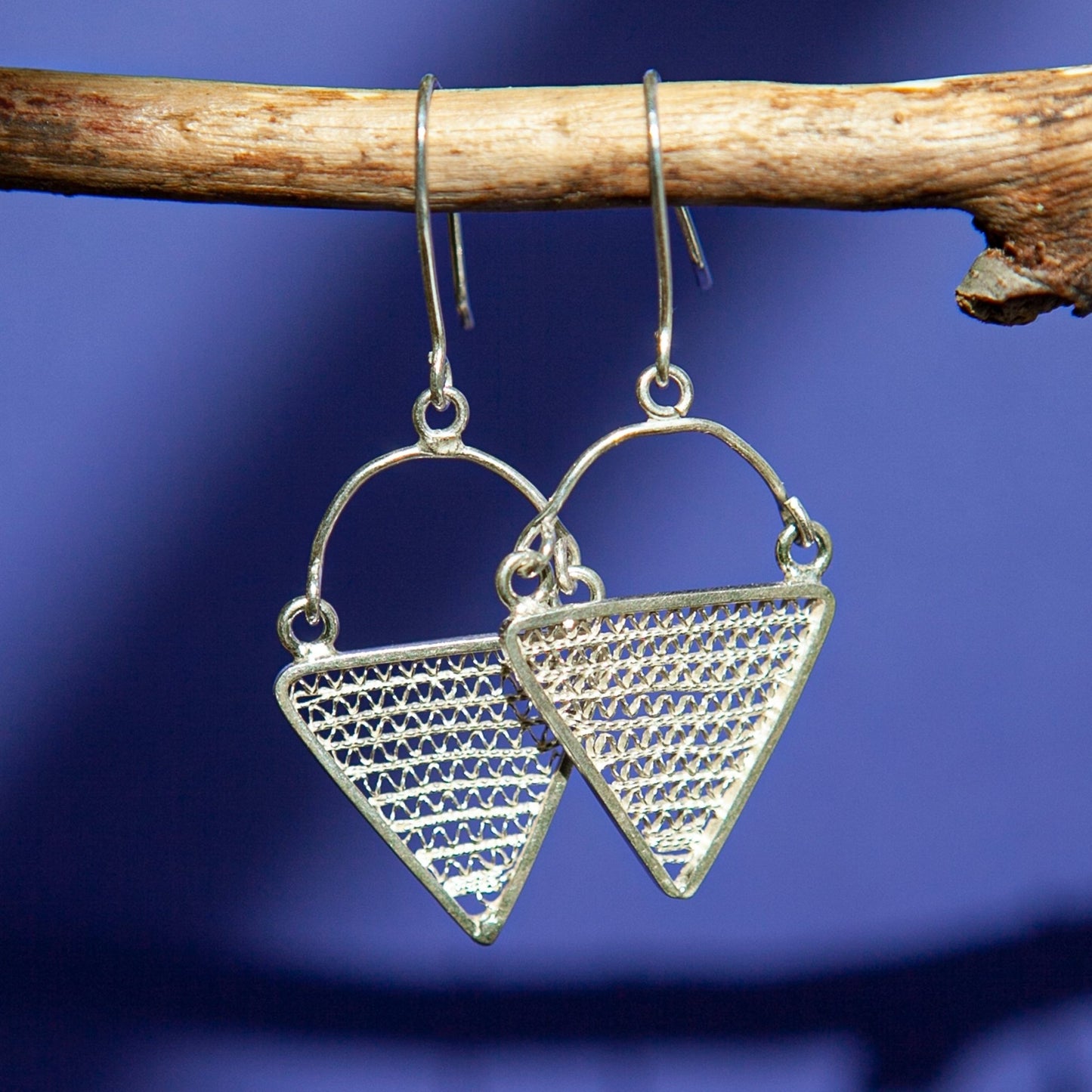 እርባን - Silver Filigree Triangle Drop Earrings - Kelem Shop