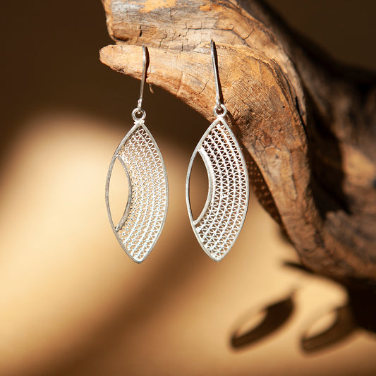 እርባን - Silver Filigree Leaf Dangle Earrings