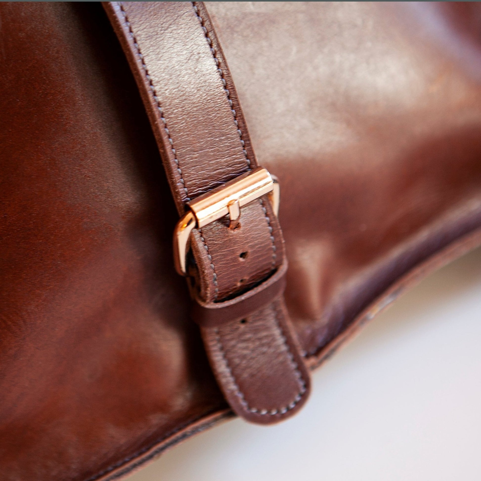 Handmade Brown Leather Messenger Bag – Crossbody Satchel for Men & Women - Kelem Shop